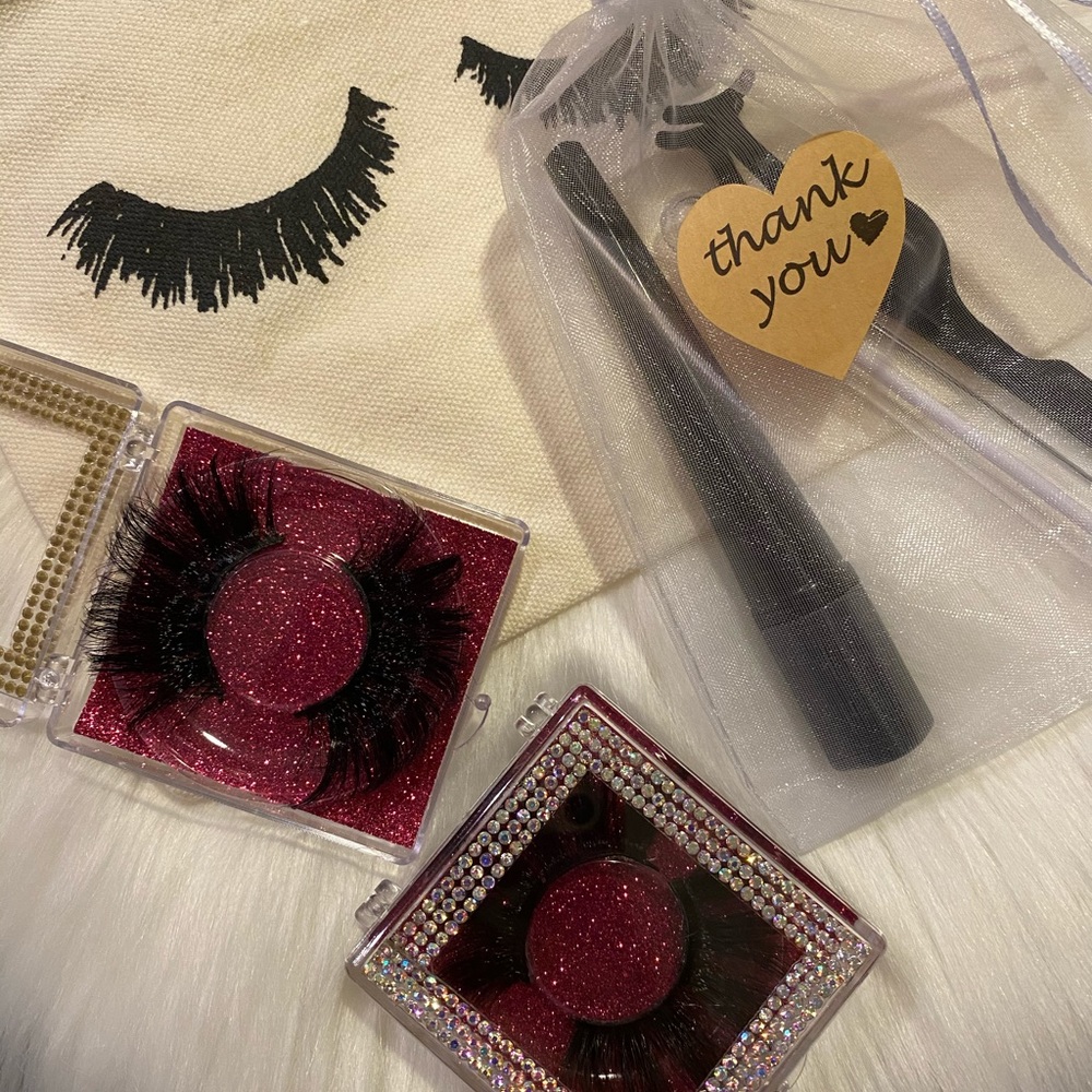 Lashes - Picture 7 of 13